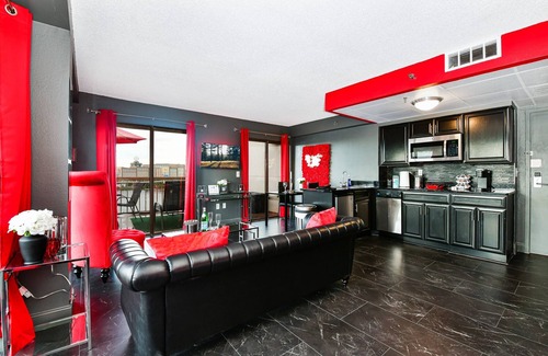Florida Center Condo | Cozy condo in perfect Orlando with WiFi, fitness room