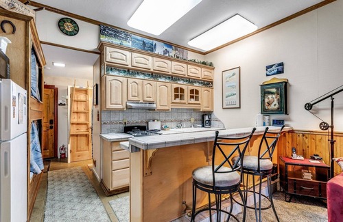 Bear Valley Condo | Cozy Condo in the Heart of BV - Condo Bear #104 by Bear Valley Vacation Rentals