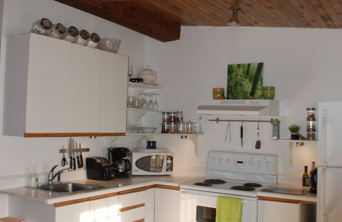 Montcalm Apartment | Cozy condo in Upper Town with parking and 2 balconies