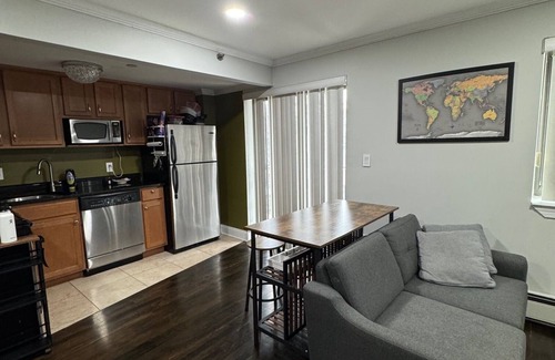 Queens Condo | Cozy Condo Studio in charming Astoria with AC, 1 GB WiFi