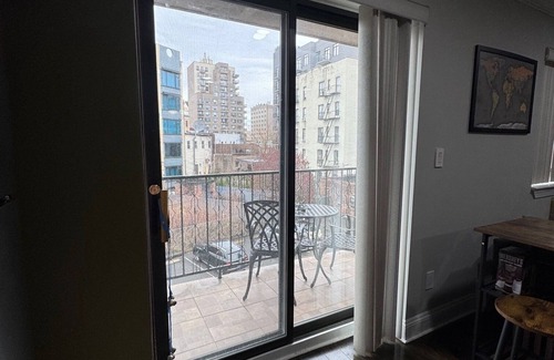 Queens Condo | Cozy Condo Studio in charming Astoria with AC, 1 GB WiFi