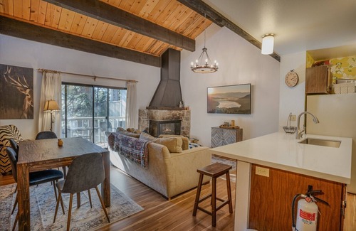 Kings Beach Condo | Cozy Condo with Bonus Alcove, 1 Mile to N*Star