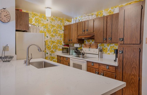 Kings Beach Condo | Cozy Condo with Bonus Alcove, 1 Mile to N*Star