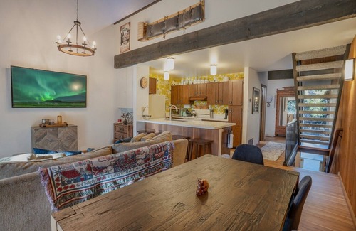 Kings Beach Condo | Cozy Condo with Bonus Alcove, 1 Mile to N*Star