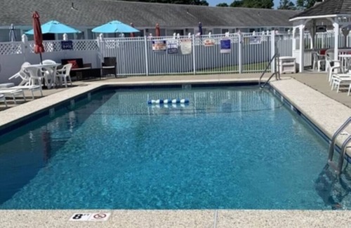 Dennis Port Condo | Cozy condo with pool access, 1/2 mile from beach