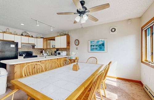 Bartlett Condo | Cozy Condo with Shared Pool, High-Speed WiFi, W/D, Partial AC, & Wood Stove