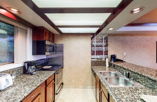 Incline Village Condo | 🌟Cozy Condo With Lake View🌟 Sleeps 6+