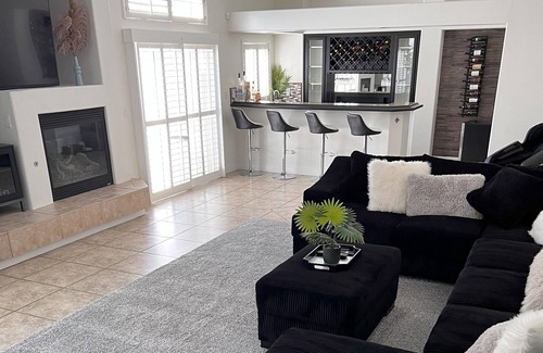 Enterprise House | Cozy, convenient modern home in SW Las Vegas! Family-Friendly, 8 MILES TO MGM