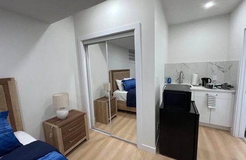West Edmonton Apartment | Cozy & Cool One Bedroom in West Secord