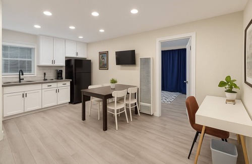 Skokie Apartment | Cozy Corner: Charming 1BR with WiFi