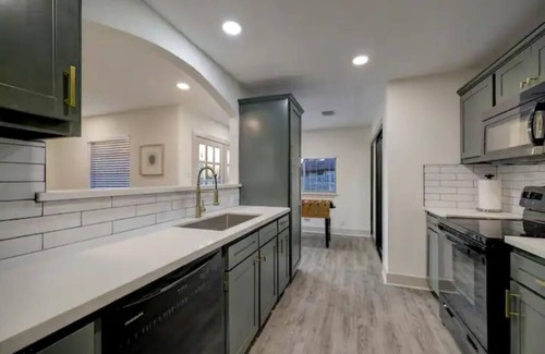 Sugar Land House | Cozy Corner Retreat