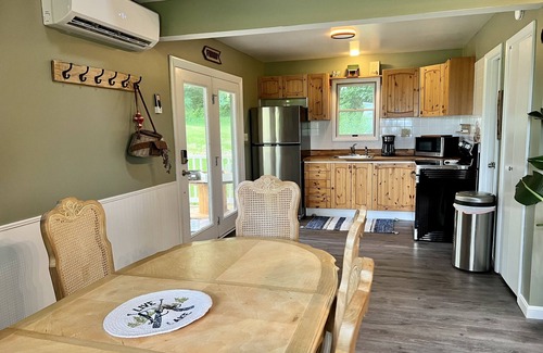 Marklesburg Cottage | Cozy cottage - 4 min to Aitch Boat Launch & Fishing Pier.