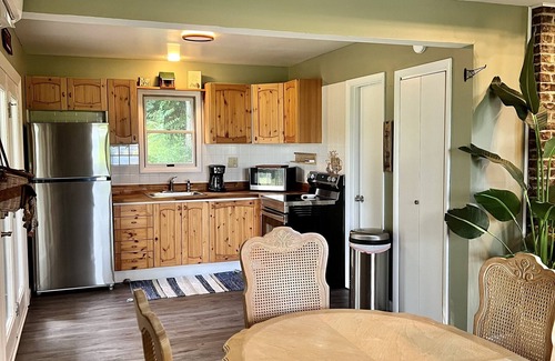 Marklesburg Cottage | Cozy cottage - 4 min to Aitch Boat Launch & Fishing Pier.