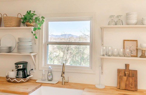 Hayesville House | Cozy cottage close to downtown Hayesville