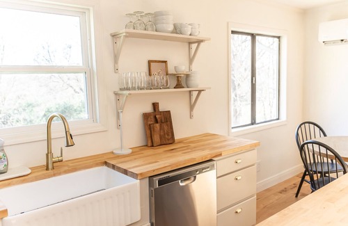 Hayesville House | Cozy cottage close to downtown Hayesville