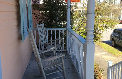 Wilmington House | Cozy Cottage in Historic District! 3 blocks to dining! 10 min Water Street. WiFi