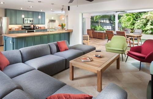 Park Shore Cottage | Cozy Cottage in pristine Park Shore location near beach with private heated pool