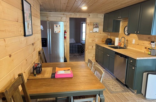 Alexandria Bay House | Cozy cottage in Alexandria Bay just blocks from the water