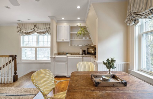 Kennebunk House | Cozy cottage just steps to Mother's Beach with serene golf course views
