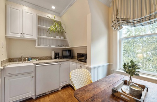 Kennebunk House | Cozy cottage just steps to Mother's Beach with serene golf course views