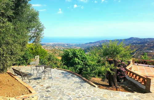 Frigiliana Cottage | Cozy cottage located next to the Sierra de Almijara Natural Park