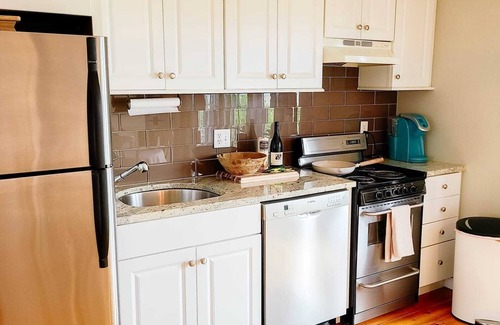 Mashpee Cottage | Cozy Cottage - Maushop Village