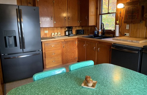 Bridgton Cottage | Cozy Cottage near Shawnee Peak on Highland Lake close to downtown BRIDGTON!
