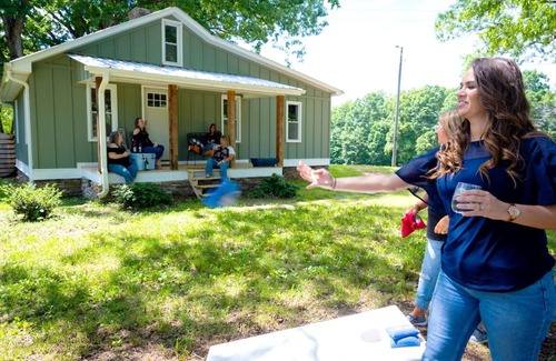 Madison House | Cozy Cottage near the Dan River