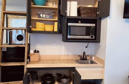 Merrimac Cabin | Cozy Cottage next to Ski/Golf/Hike/Breweries