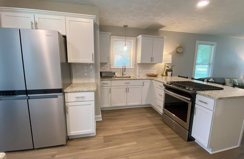 Indianapolis House | Cozy Cottage on 1.5 acres Indianapolis, 15 min to downtown