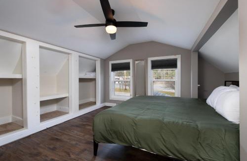 Warrensburg House | Cozy Cottage On Main