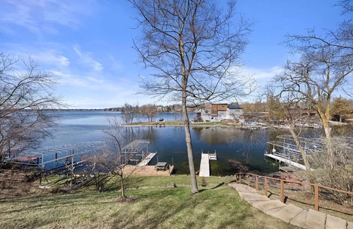 Colgate Cabin | Cozy cottage on okauchee lake