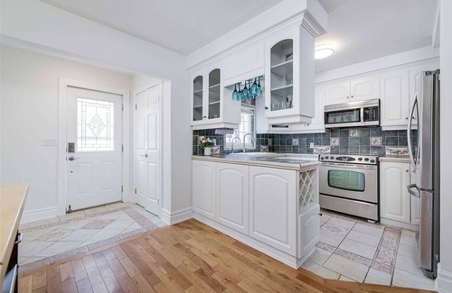 Penetanguishene Cottage | Cozy Cottage Retreat with HotTub, Heated Pool, Firepit, Ping Pong & Pool table