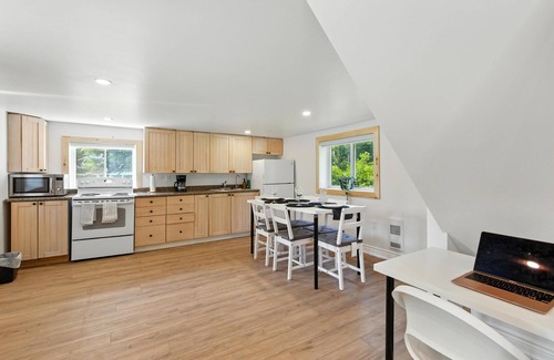Hastings Highlands Cottage | Cozy Cottage Retreat Private 2 Acres, Near Lake