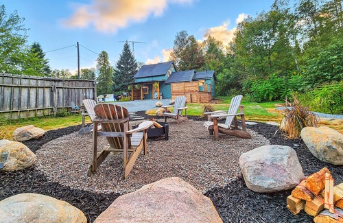 Hastings Highlands Cottage | Cozy Cottage Retreat Private 2 Acres, Near Lake