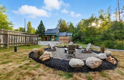 Hastings Highlands Cottage | Cozy Cottage Retreat Private 2 Acres, Near Lake
