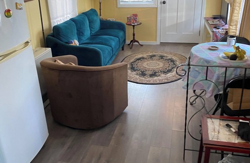 Old Orchard Beach Cottage | Cozy Cottage Steps From The Beach!