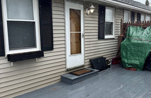 Old Orchard Beach Cottage | Cozy Cottage Steps From The Beach!