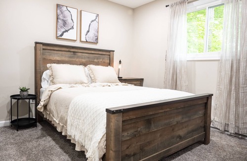 Tobyhanna Cottage | Cozy Cottage w/ Private Hot Tub & Fire Pit