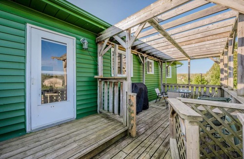 Tobermory House | Cozy Cottage with AC In Tobermory