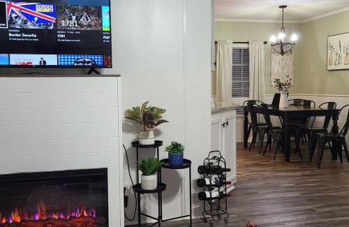 Blue Ridge House | Cozy Cottage with Full View of the Mountains!