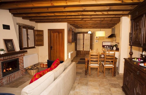Pruneda Apartment | Cozy Cottage with Pool & Terrace