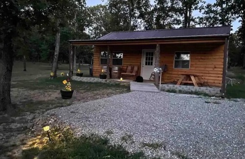 Duke Cabin | Cozy Country Cabin By Ft Wood & 1 mile Shrine club