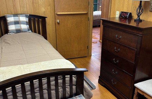 Eufaula Cabin | Cozy country cabin just 7 miles from beautiful Lake Eufaula! Recently remodeled!