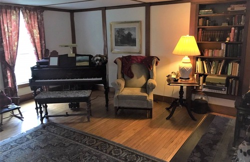 Cooperstown House | Cozy Country Home minutes from Cooperstown and Dreams Park - a home run!