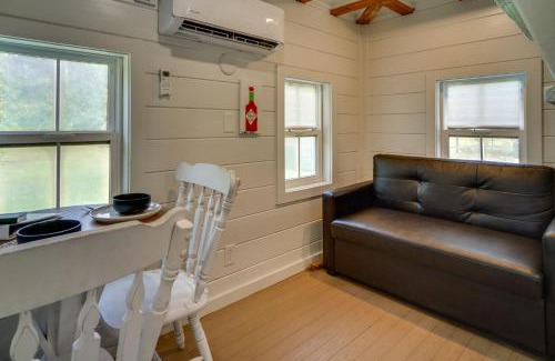 Iberia Parish Apartment | Cozy Couples Retreat with Porch on Bayou Teche!
