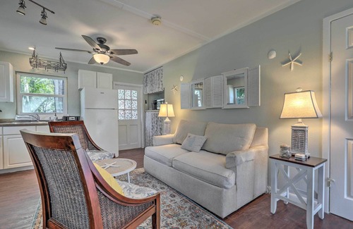 Crystal Beach Cottage | Cozy Crystal Beach Cottage: Walk to Shoreline