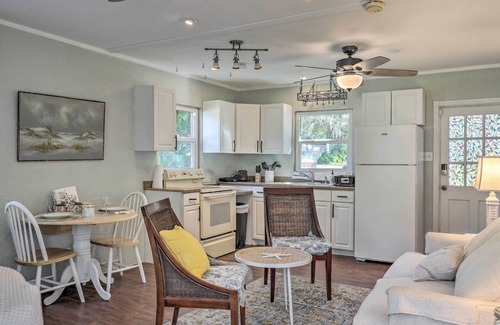 Crystal Beach Cottage | Cozy Crystal Beach Cottage: Walk to Shoreline