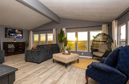 Sunridge Estates House | Cozy Desert home, Stunning Views, Peaceful Vibes Near Laughlin