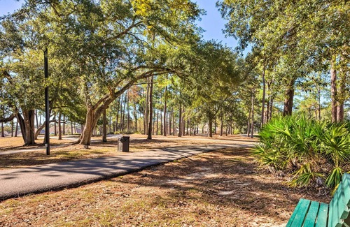 Diamondhead Apartment | Cozy Diamondhead Condo: Pool Access & On-Site Golf